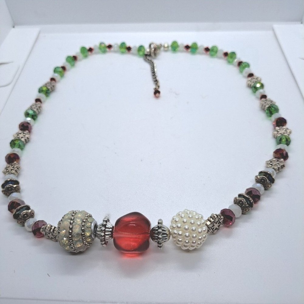 Handmade Holiday Beaded Necklace Red Green Christmas